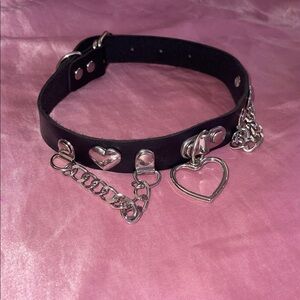 Dolls Kill Heart Choker 🖤